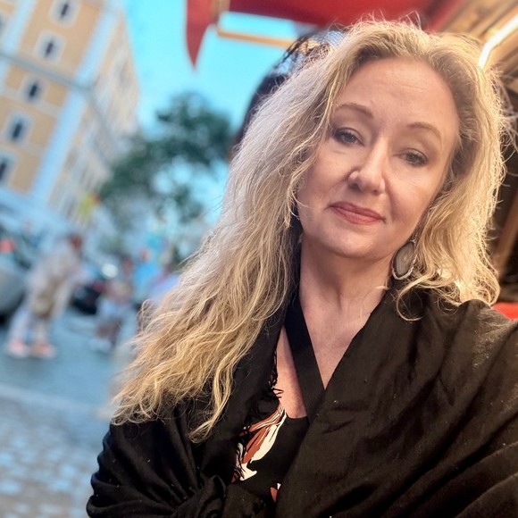 Meet your Posher, Shannon - Picture 1 of 1